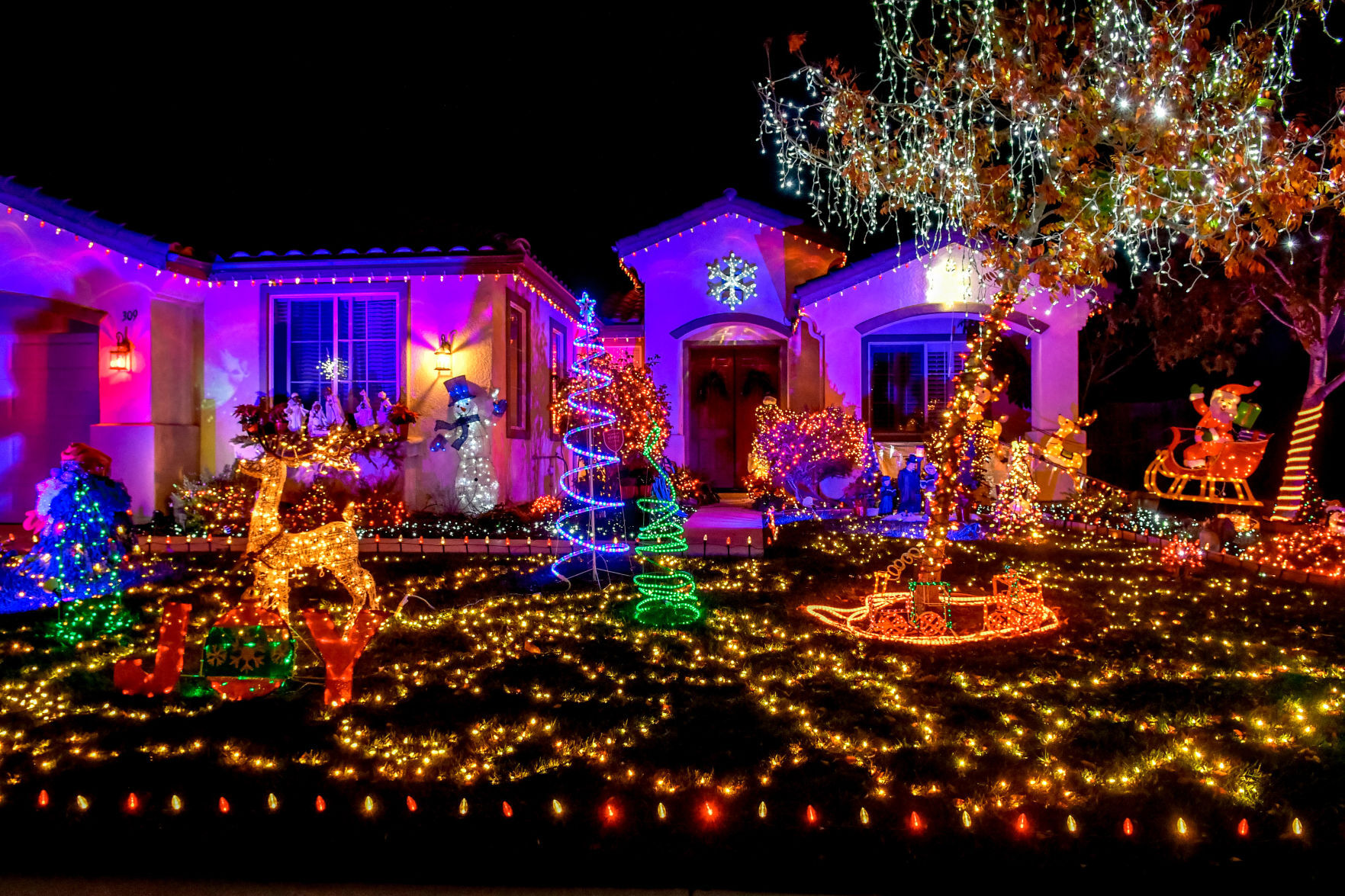 2021 Lompoc Decoration 309 Alamo 02.JPG